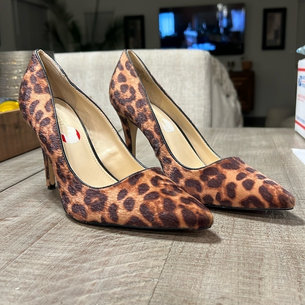 Nine West women’s 4” animal print/fur heels   NWOT